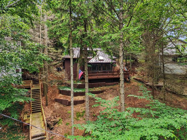 20 Crescent Hill, Grand Haven, MI 49417