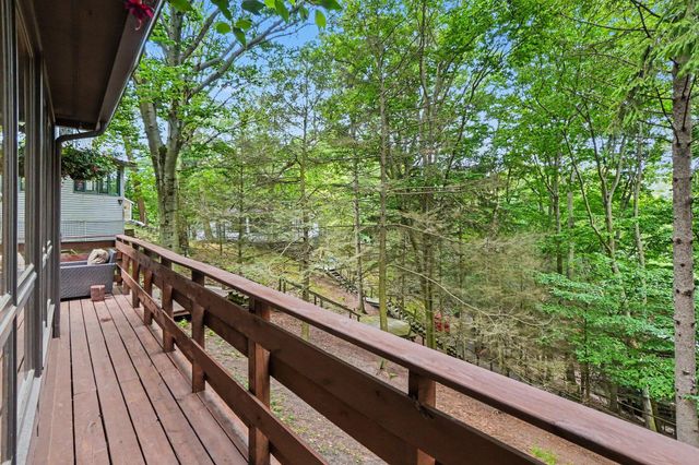 20 Crescent Hill, Grand Haven, MI 49417