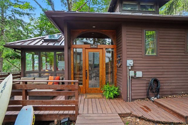 20 Crescent Hill, Grand Haven, MI 49417