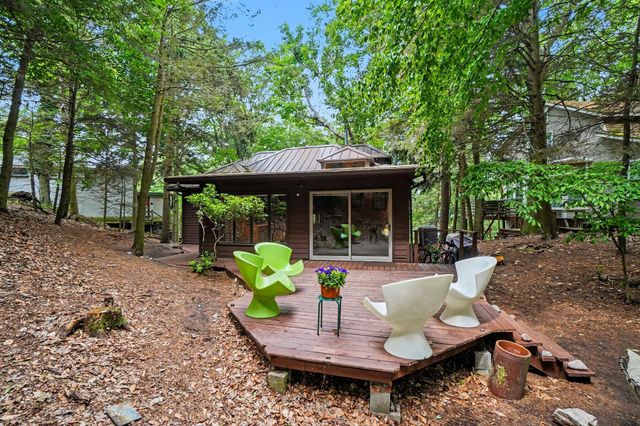 20 Crescent Hill, Grand Haven, MI 49417