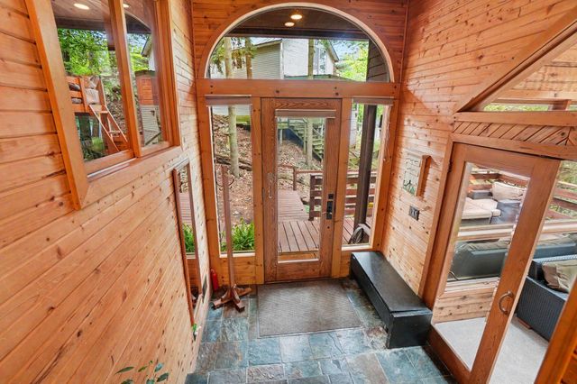 20 Crescent Hill, Grand Haven, MI 49417