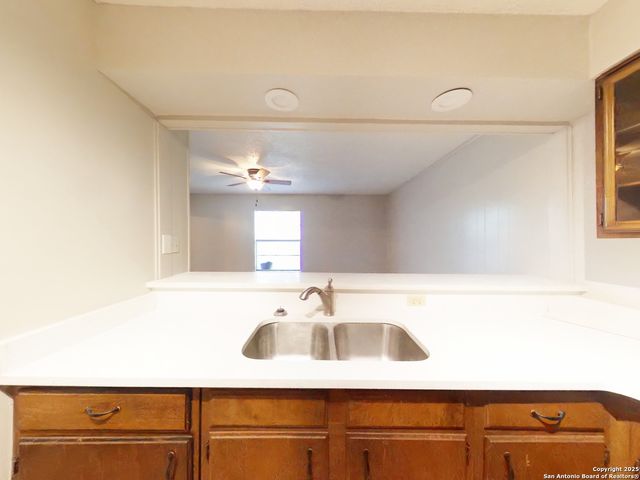 5423 Callaghan, San Antonio, TX 78228