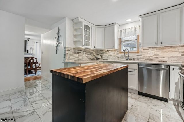 91 Redwood Ave, Wayne Twp., NJ 07470
