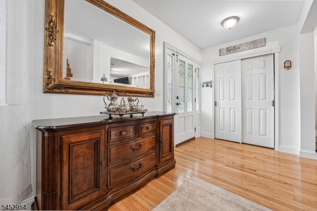 91 Redwood Ave, Wayne Twp., NJ 07470
