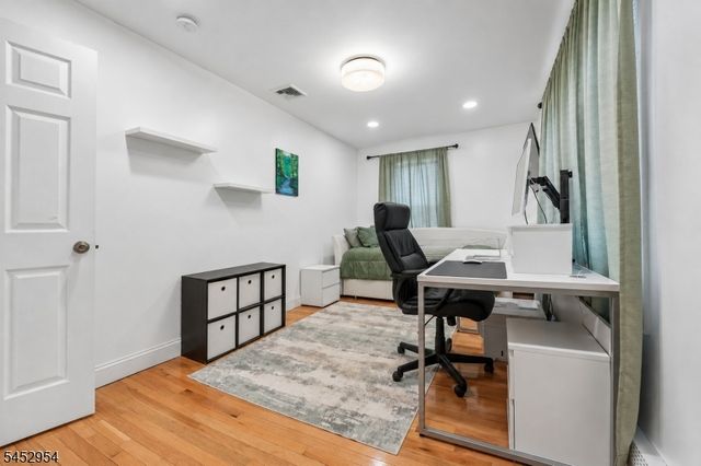 91 Redwood Ave, Wayne Twp., NJ 07470
