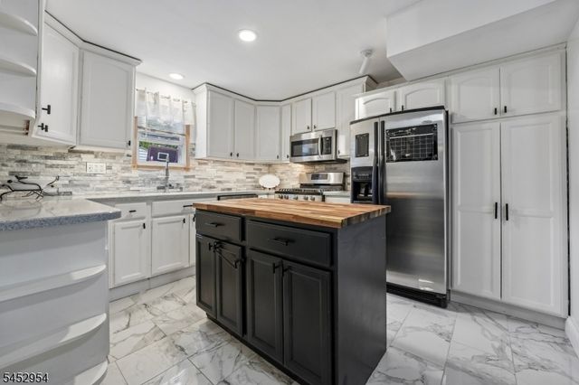 91 Redwood Ave, Wayne Twp., NJ 07470