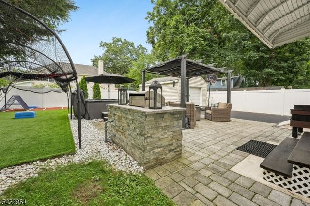 91 Redwood Ave, Wayne Twp., NJ 07470