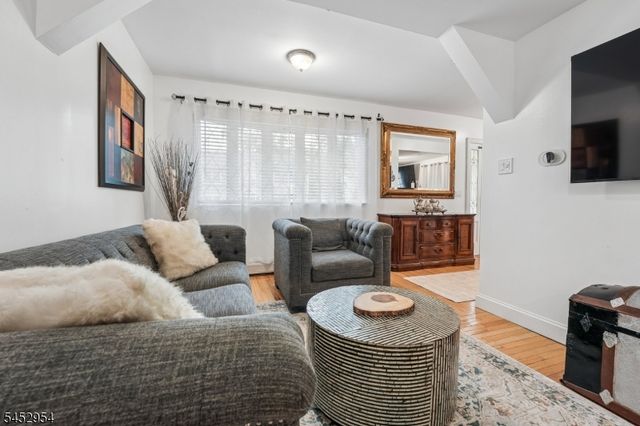 91 Redwood Ave, Wayne Twp., NJ 07470
