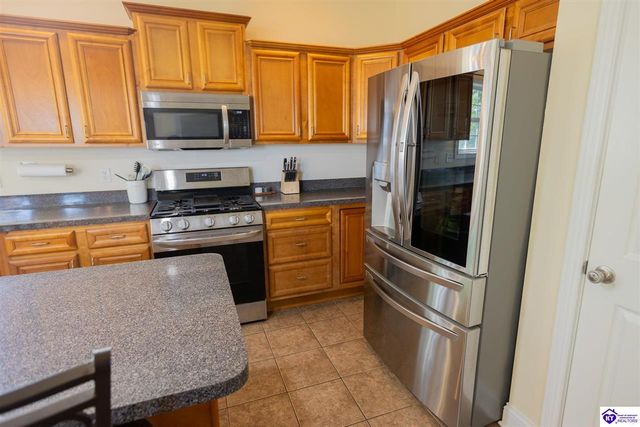 321 Vineland Place Drive, Vine Grove, KY 40175