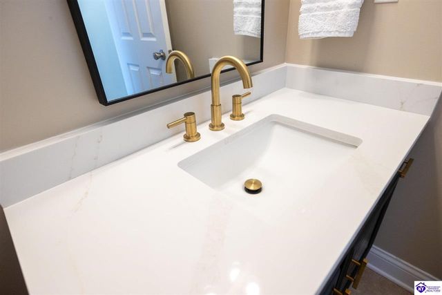 321 Vineland Place Drive, Vine Grove, KY 40175