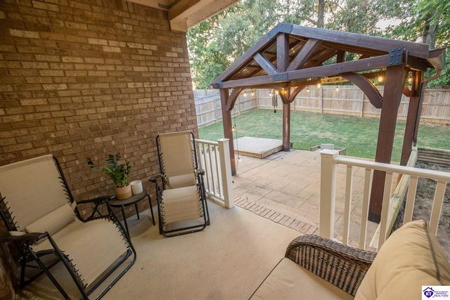 321 Vineland Place Drive, Vine Grove, KY 40175