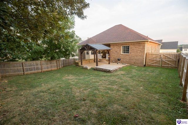 321 Vineland Place Drive, Vine Grove, KY 40175