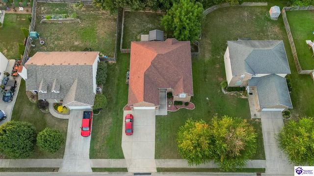 321 Vineland Place Drive, Vine Grove, KY 40175