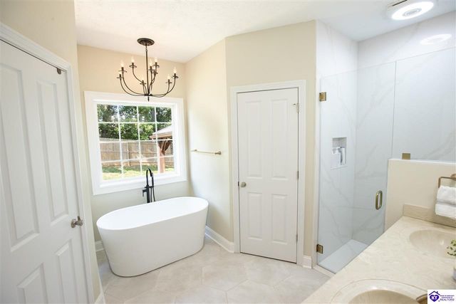 321 Vineland Place Drive, Vine Grove, KY 40175