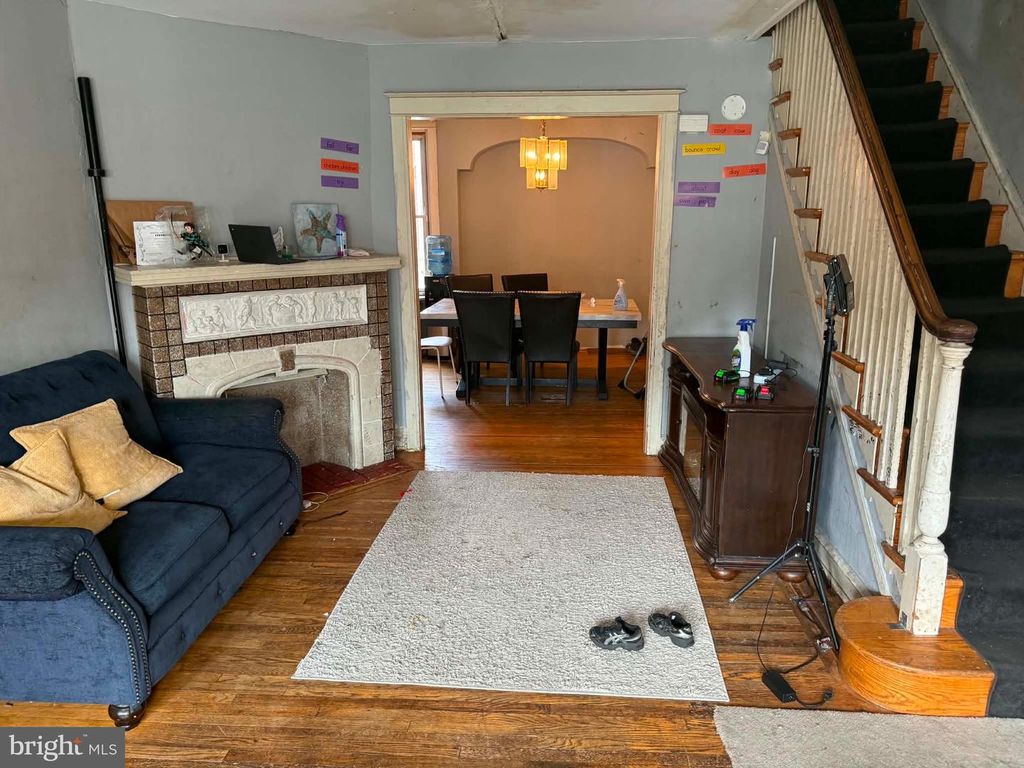 239 W LAVEER ST, Philadelphia, PA 19120 — photo 2