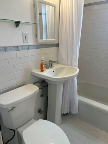 2287 Mott Avenue 6D, Far Rockaway, NY 11691