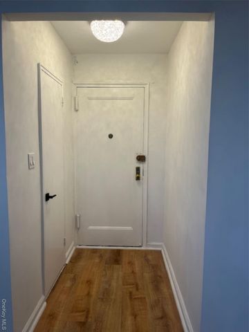 2287 Mott Avenue 6D, Far Rockaway, NY 11691