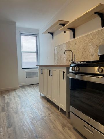 2287 Mott Avenue 6D, Far Rockaway, NY 11691