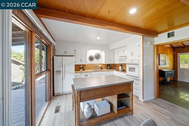 5852 Olinda Rd, El Sobrante, CA 94803