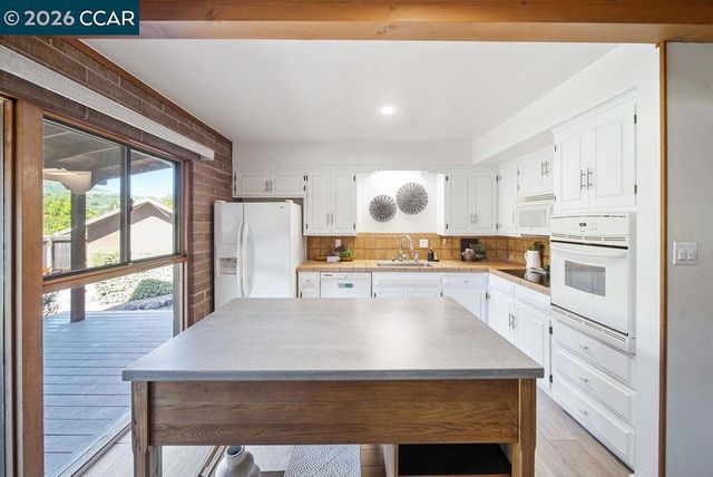 5852 Olinda Rd, El Sobrante, CA 94803