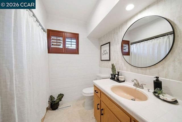 5852 Olinda Rd, El Sobrante, CA 94803