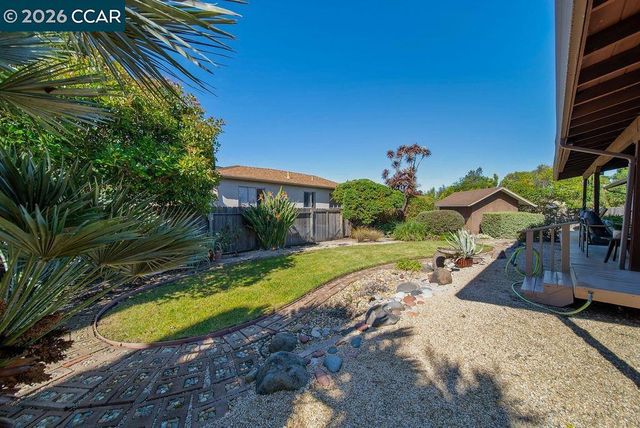 5852 Olinda Rd, El Sobrante, CA 94803