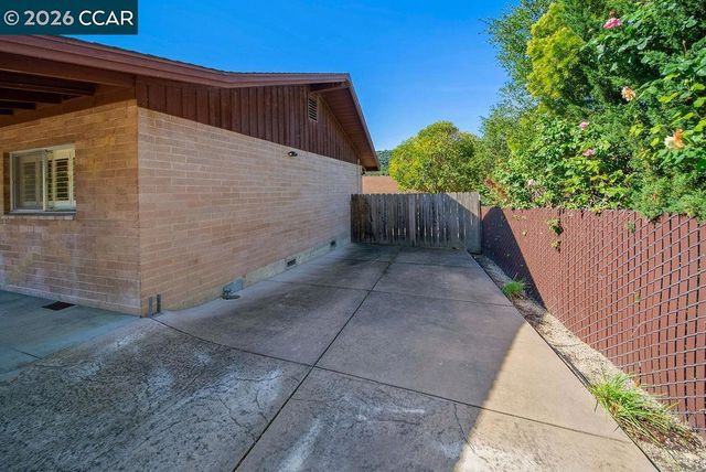 5852 Olinda Rd, El Sobrante, CA 94803