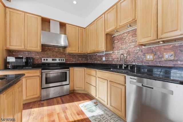 117 Dupont Ave, Hopatcong Boro, NJ 07843