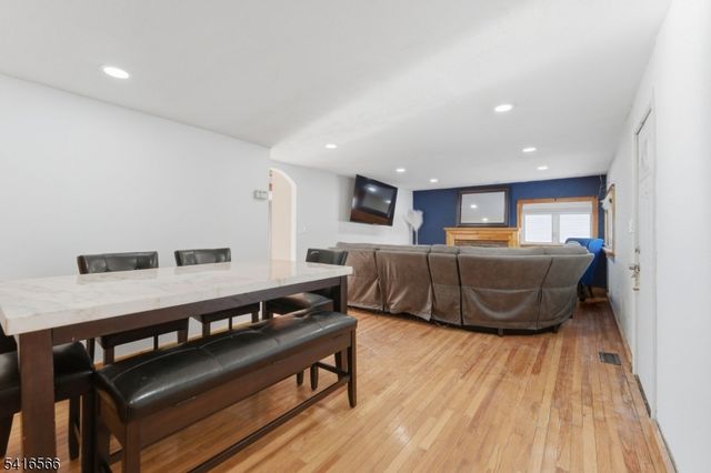 117 Dupont Ave, Hopatcong Boro, NJ 07843