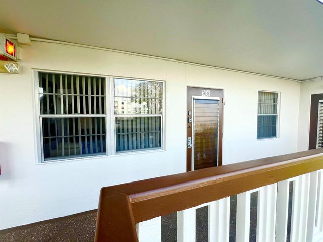 2038 Hythe C, Boca Raton, FL 33434