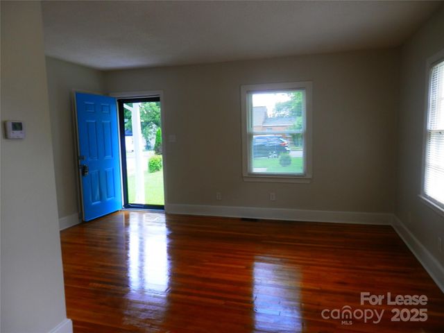549 Bowman Road, Charlotte, NC 28217