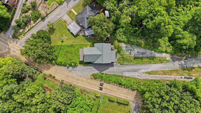 2 S Crest Road, Chattanooga, TN 37404