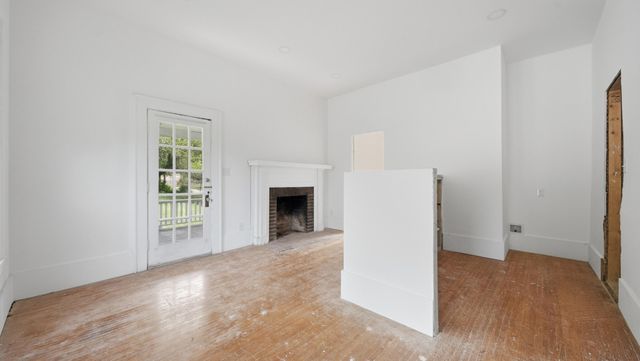 2 S Crest Road, Chattanooga, TN 37404