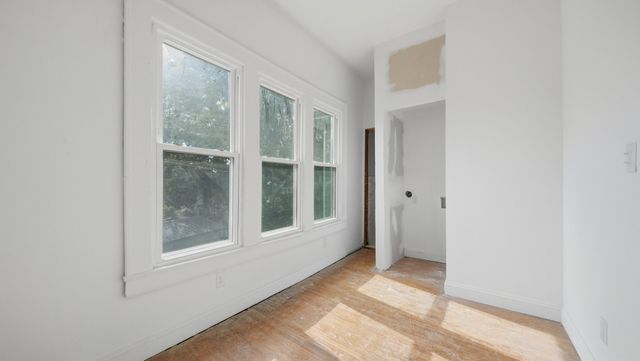 2 S Crest Road, Chattanooga, TN 37404