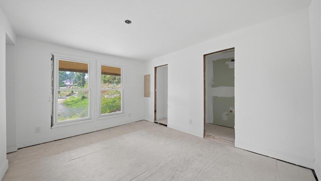 2 S Crest Road, Chattanooga, TN 37404