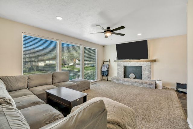 371 W 1125 N, Centerville, UT 84014