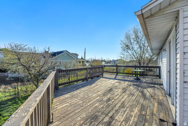 371 W 1125 N, Centerville, UT 84014