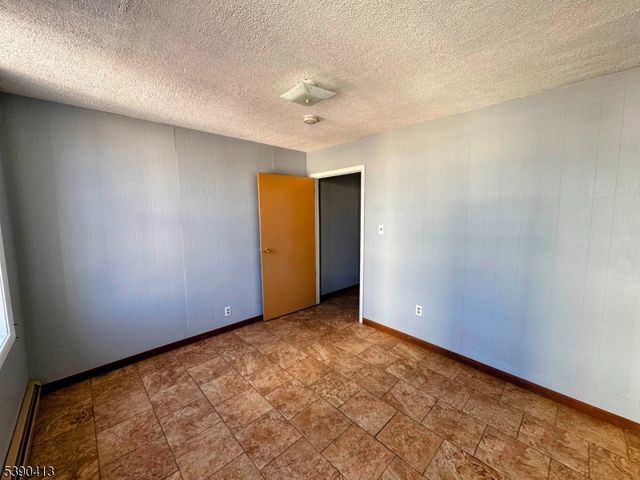 203 Oliver St, Newark City, NJ 07105