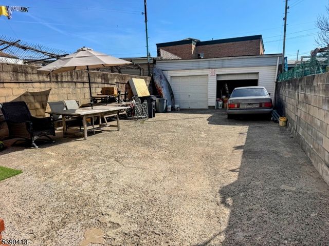203 Oliver St, Newark City, NJ 07105