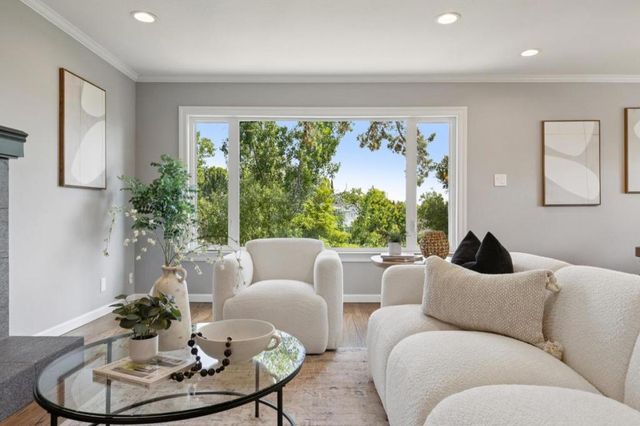 1085 Sunset Drive, San Carlos, CA 94070