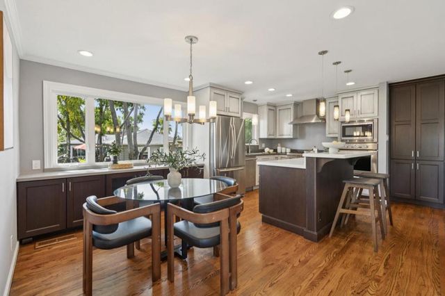 1085 Sunset Drive, San Carlos, CA 94070