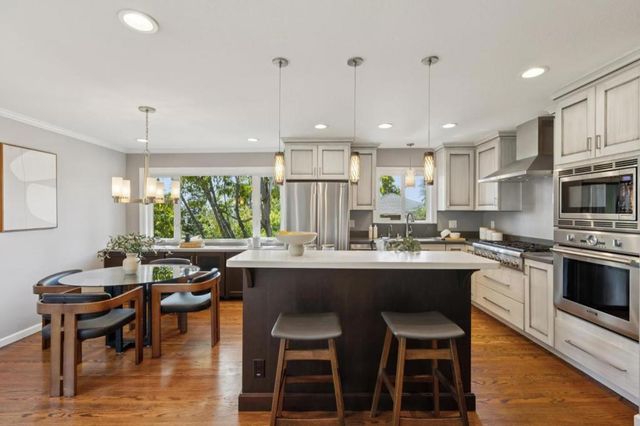 1085 Sunset Drive, San Carlos, CA 94070