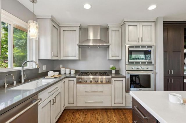 1085 Sunset Drive, San Carlos, CA 94070