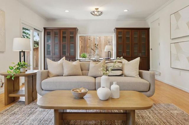 1085 Sunset Drive, San Carlos, CA 94070