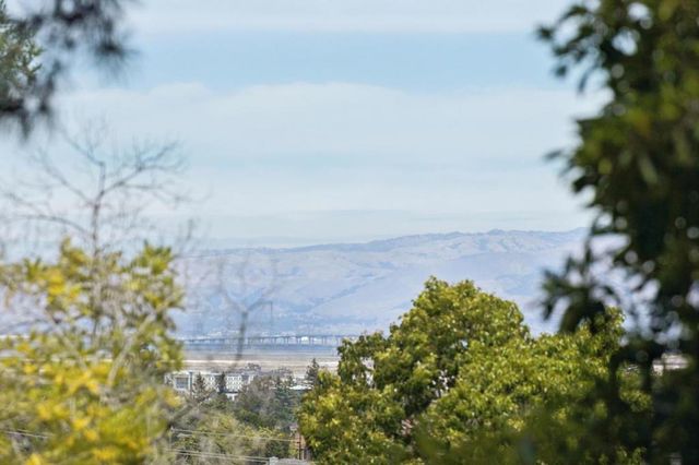 1085 Sunset Drive, San Carlos, CA 94070
