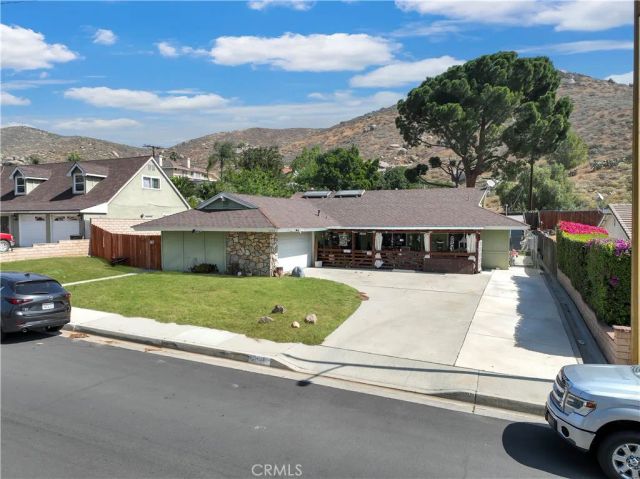 5493 Peacock, Riverside, CA 92505