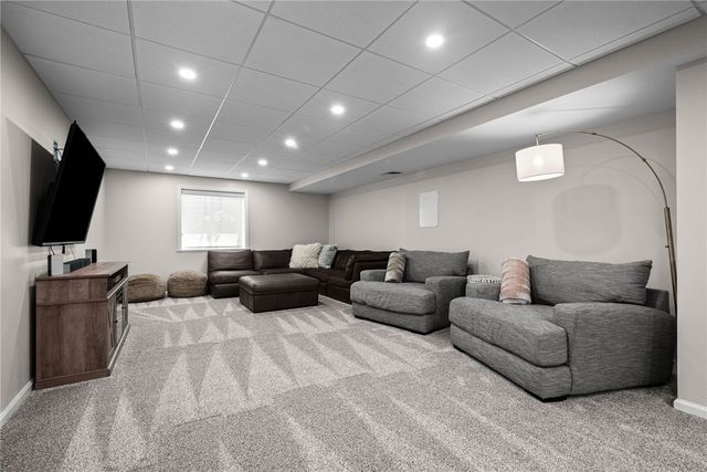 344 Greene Dr, Jefferson Hills, PA 15025