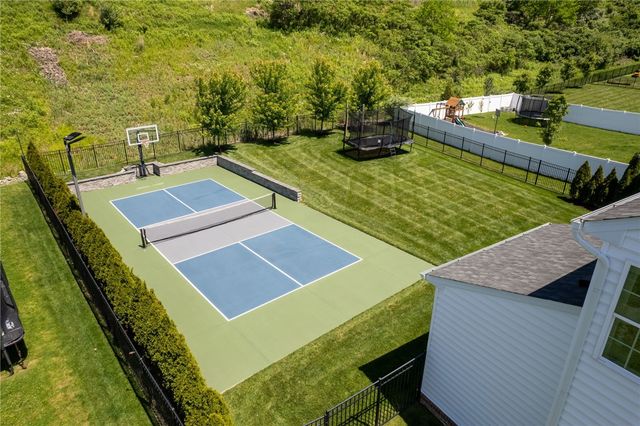344 Greene Dr, Jefferson Hills, PA 15025