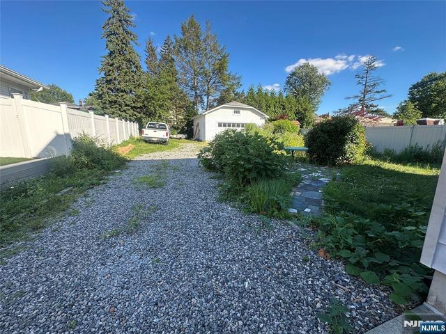 542 Prospect Avenue, Ridgefield, NJ 07657