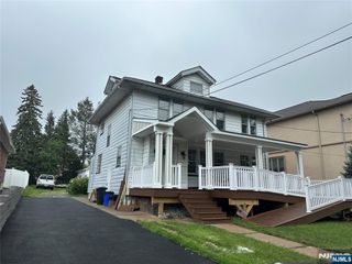 542 Prospect Avenue, Ridgefield, NJ 07657
